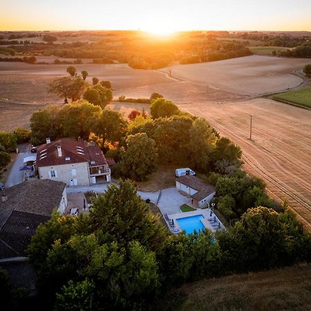 Le Petit Bleu Chambre d'hôtes Bourg-de-Visa Exterior foto