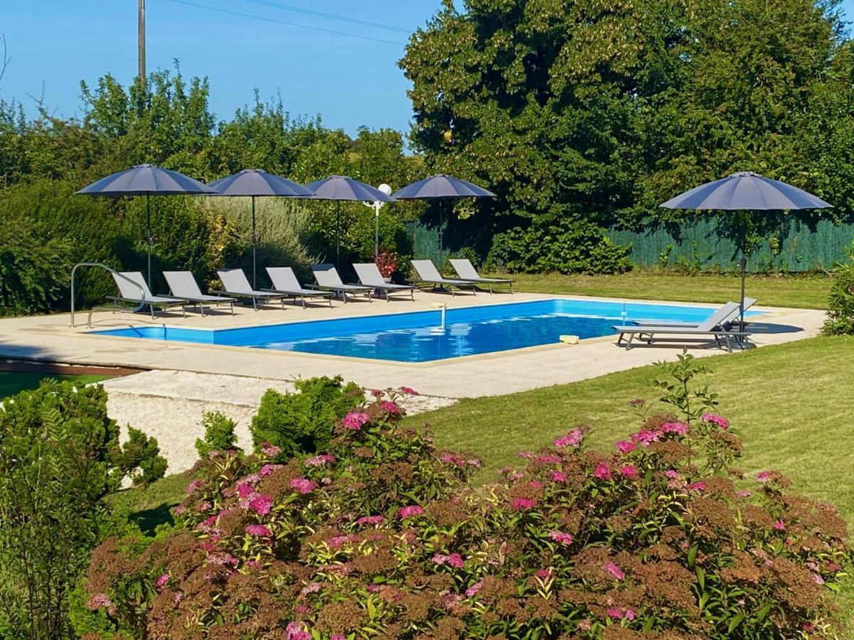 Le Petit Bleu Chambre d'hôtes Bourg-de-Visa Exterior foto