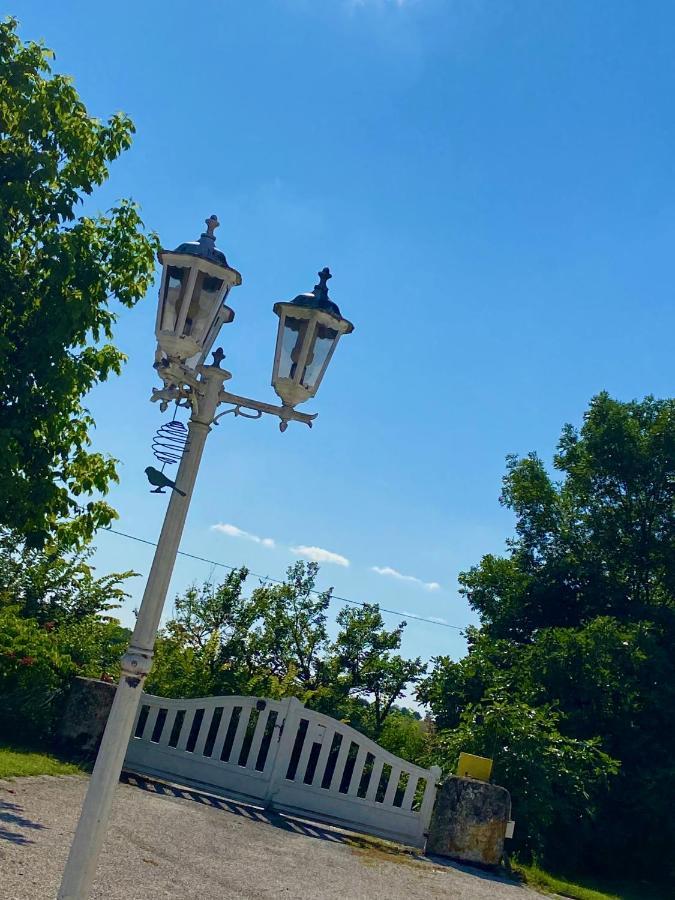 Le Petit Bleu Chambre d'hôtes Bourg-de-Visa Exterior foto