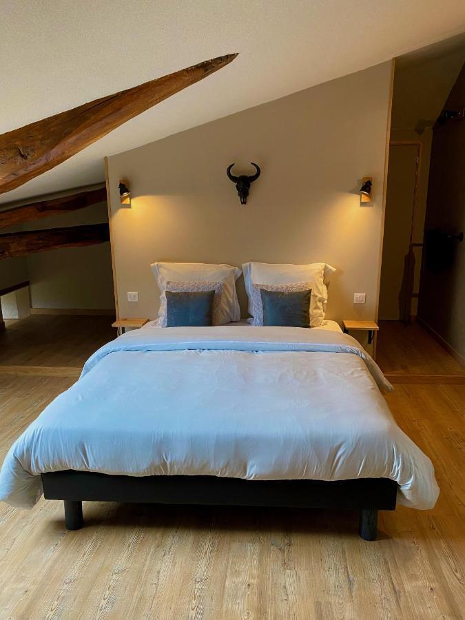 Le Petit Bleu Chambre d'hôtes Bourg-de-Visa Exterior foto