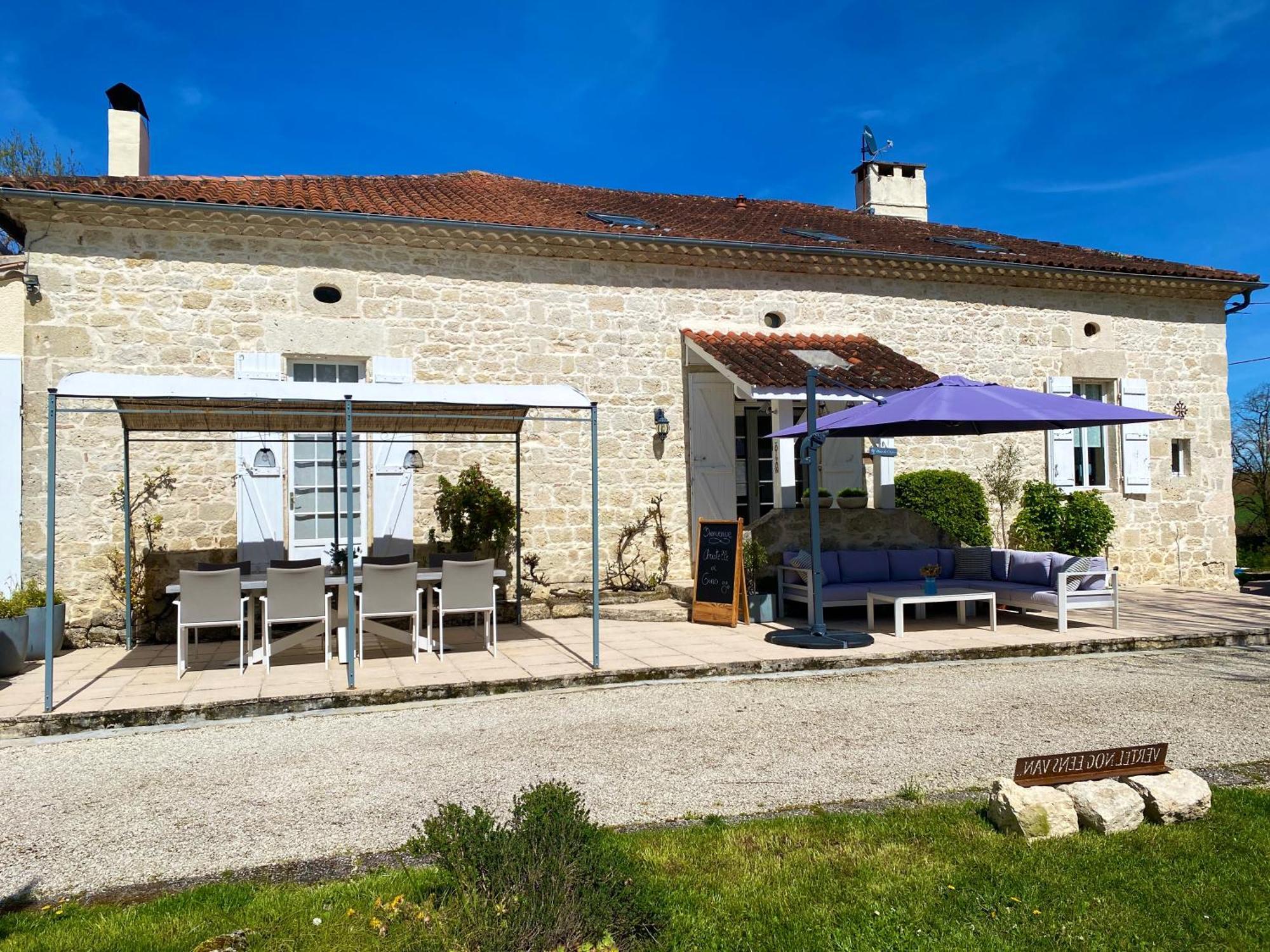 Le Petit Bleu Chambre d'hôtes Bourg-de-Visa Exterior foto